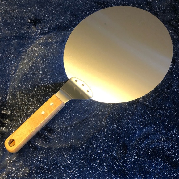 Pizza Server 10 inch circular    never been used. - Picture 2 of 7